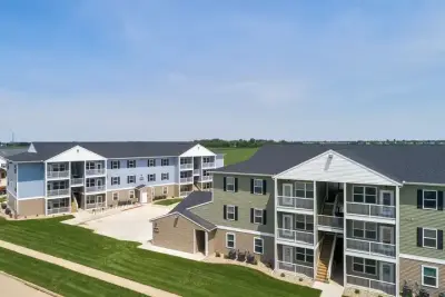 Champaign Apartments-4